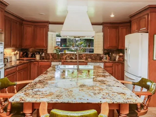 2064 Bronson Way, Riverside, California 92506