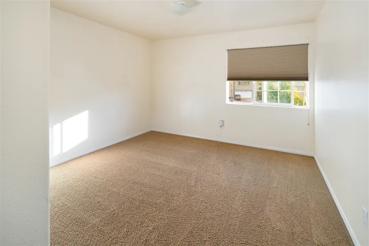453 Calle Elegante, Vista, California 92083