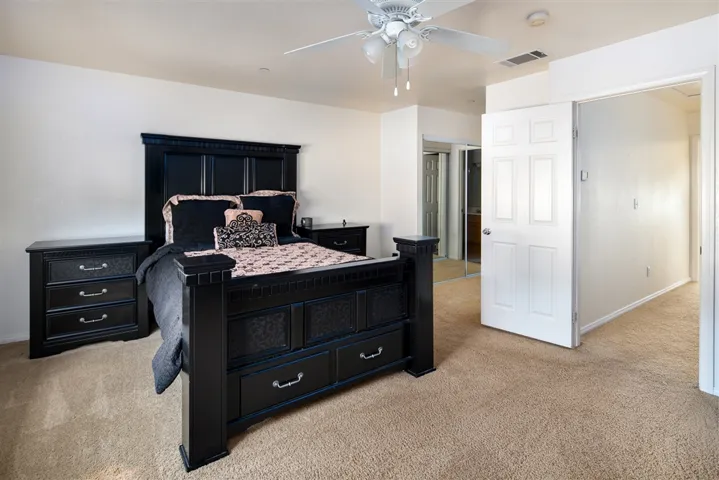 453 Calle Elegante, Vista, California 92083