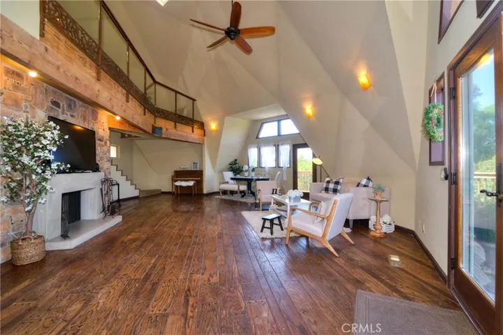 19288 Barrett Lane, North Tustin, California 92705