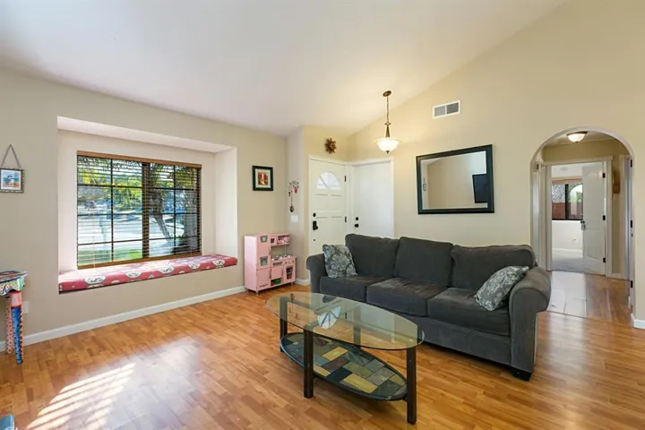 811 Applewilde Dr., San Marcos, California 92078