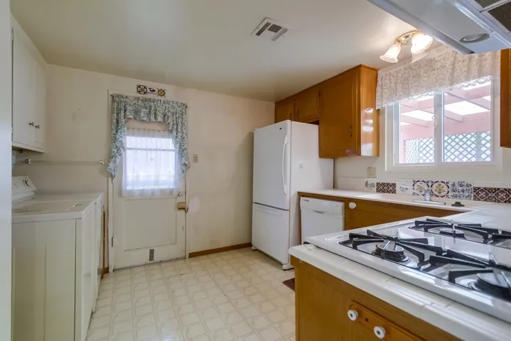 4060 Altura Drive, Oceanside, California 92056