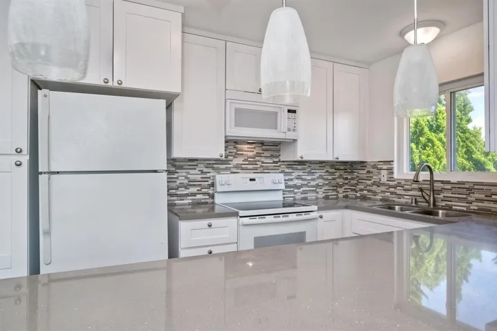 10466 Caminito Sulmona, San Diego, California 92129