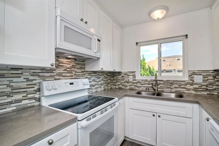 10466 Caminito Sulmona, San Diego, California 92129