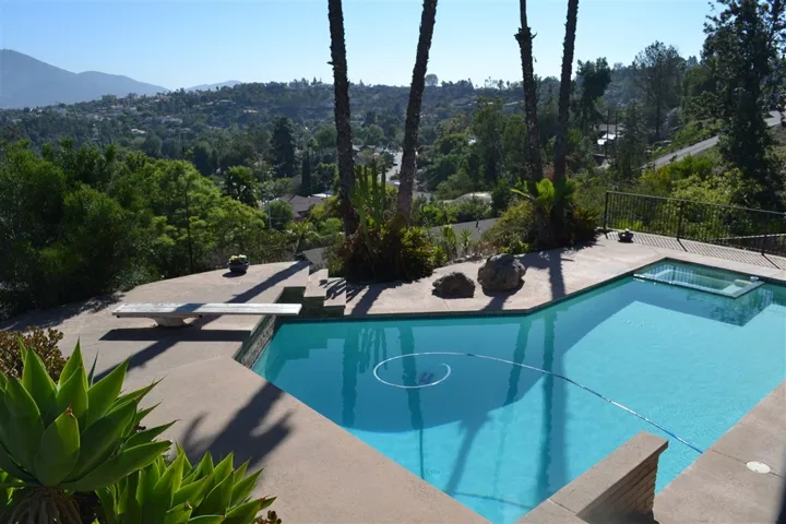 11141 Valley Lights Dr, El Cajon, California 92020