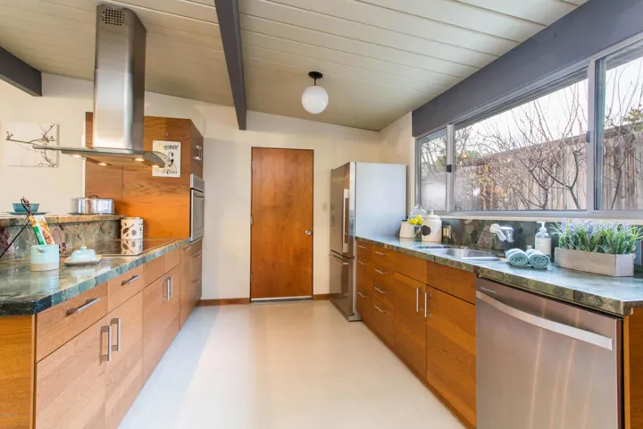 1530 Stoddard Ave  HsHProd-35