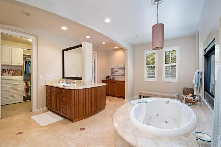 648 Lynwood Dr, Encinitas, California 92024
