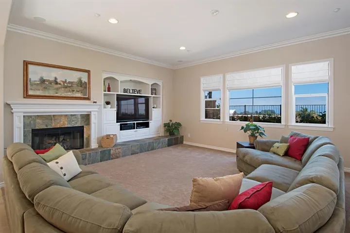 648 Lynwood Dr, Encinitas, California 92024