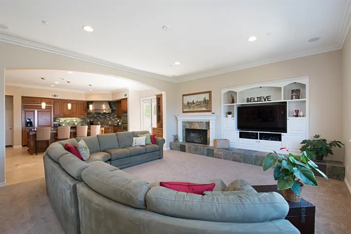 648 Lynwood Dr, Encinitas, California 92024