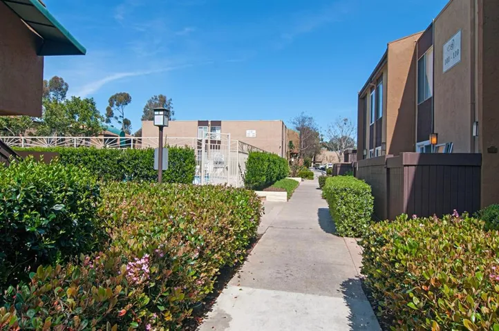 3454 Castle Glen Drive 105, San Diego, California 92123