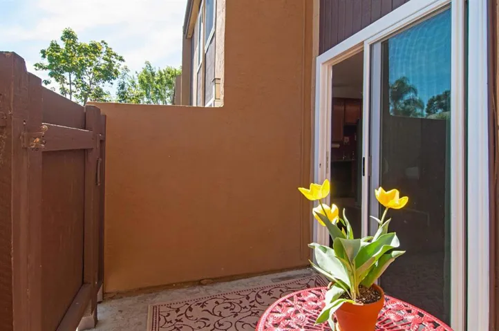 3454 Castle Glen Drive 105, San Diego, California 92123
