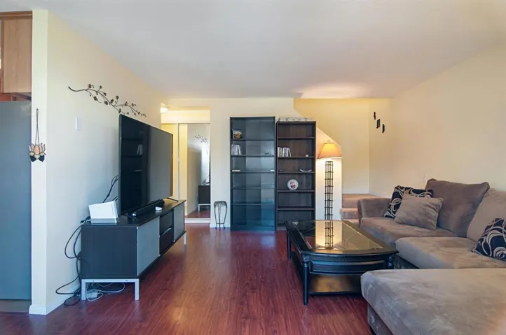 3454 Castle Glen Drive 105, San Diego, California 92123