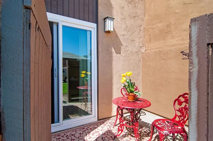 3454 Castle Glen Drive 105, San Diego, California 92123