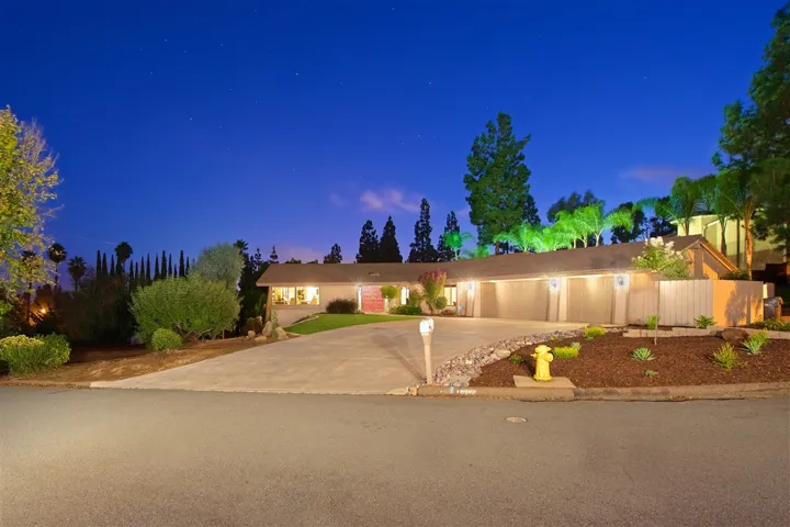 1815 Hidden Oaks Court, El Cajon, California 92019