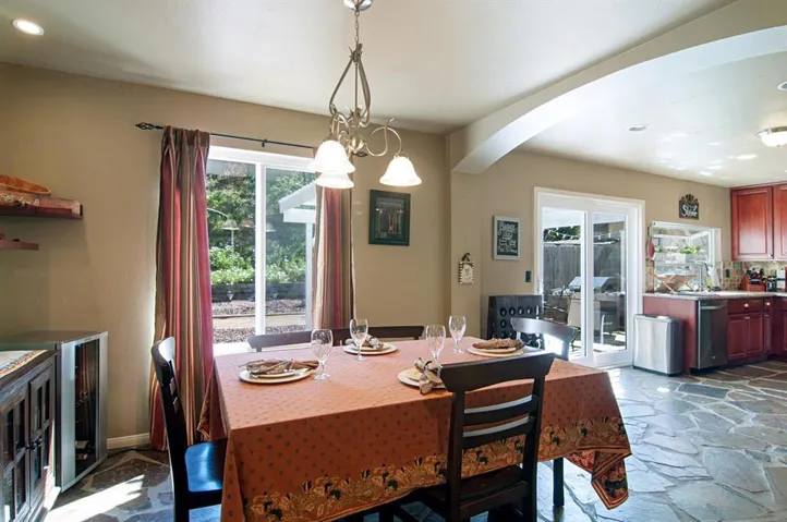 1745 Village Run North, Encinitas, California 92024
