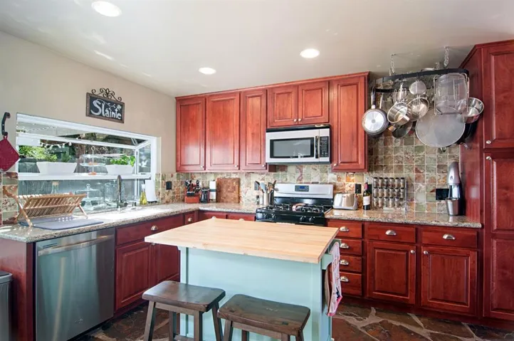 1745 Village Run North, Encinitas, California 92024