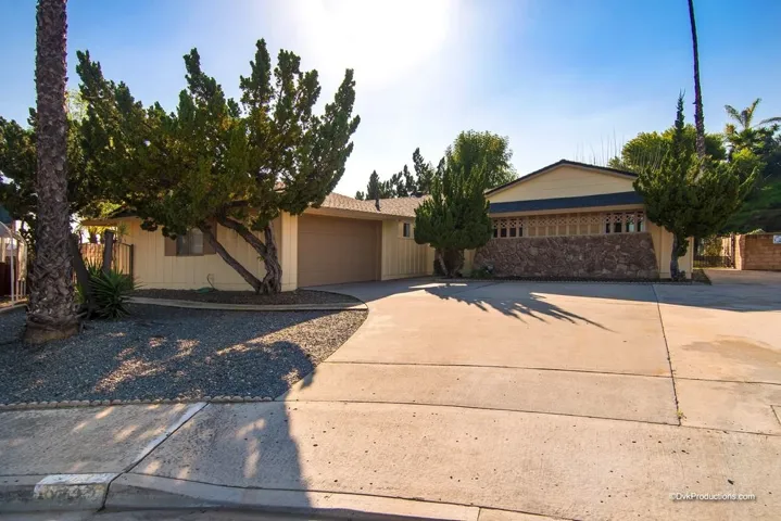 9732 Dunedin Court, Santee, California 92071