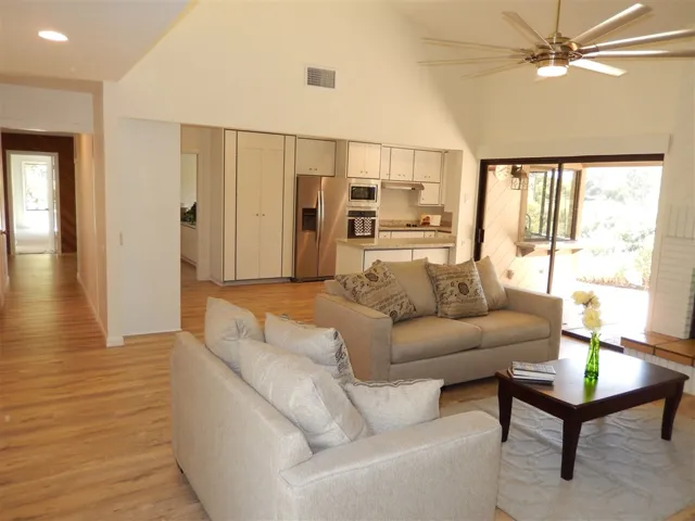 2410 Gum Tree Ln, Fallbrook, California 92028