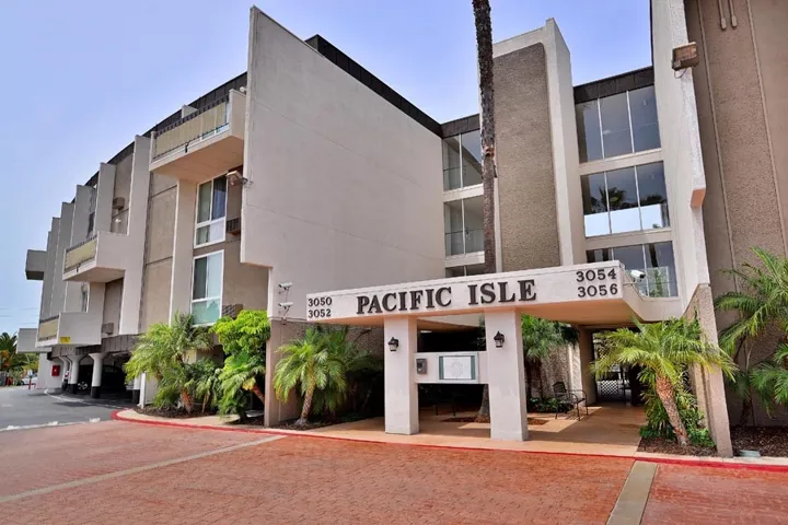 3050 Rue D’ Orleans 389, Point Loma, California 92110