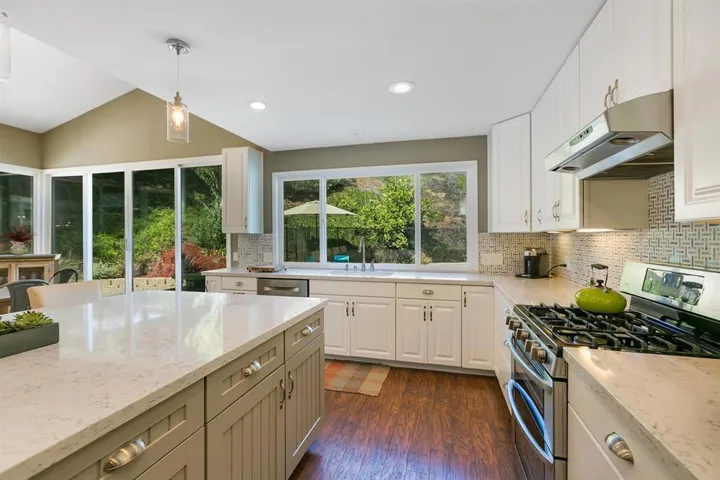 368 Oakbranch Dr., Encinitas, California 92024