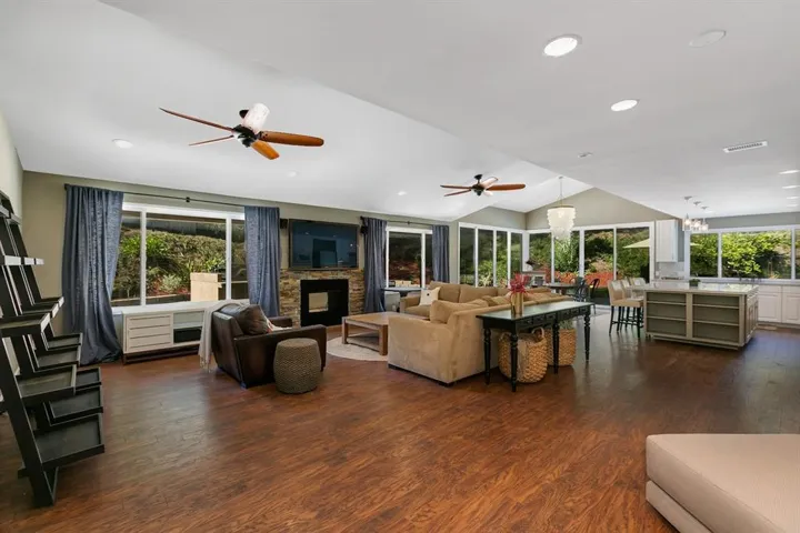 368 Oakbranch Dr., Encinitas, California 92024