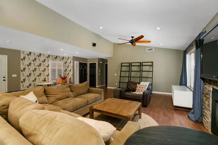 368 Oakbranch Dr., Encinitas, California 92024