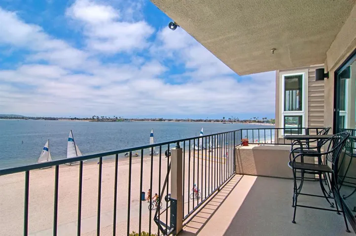1235 Parker Place 3e, San Diego, California 92109