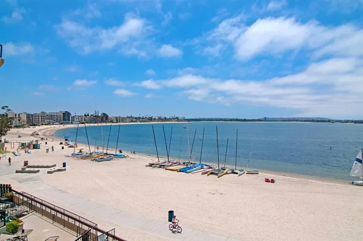 1235 Parker Place 3e, San Diego, California 92109