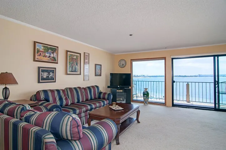 1235 Parker Place 3e, San Diego, California 92109