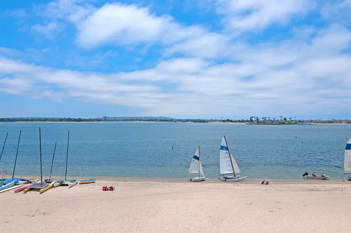 1235 Parker Place 3e, San Diego, California 92109