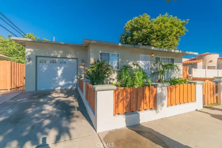107 W 51st Street, Long Beach, California 90805