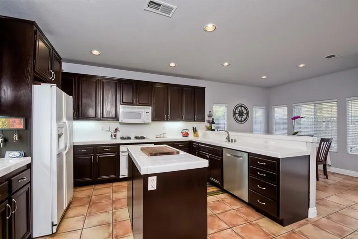 2150 Island Shore Way, San Marcos, California 92078