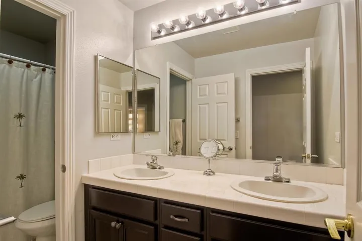 2150 Island Shore Way, San Marcos, California 92078