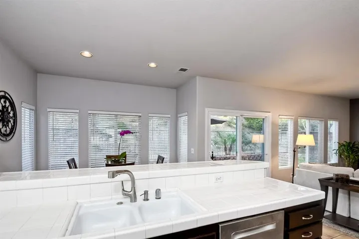 2150 Island Shore Way, San Marcos, California 92078