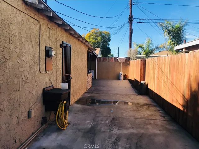 1605 N Paulsen Avenue, Compton, California 90222