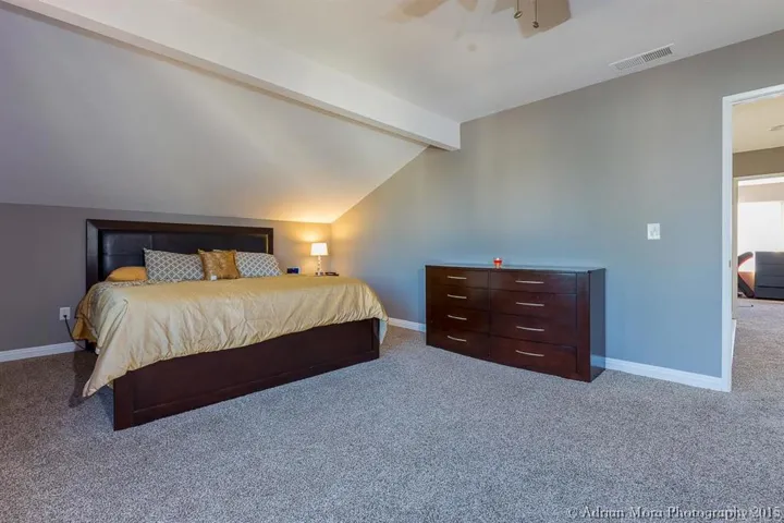 6937 Pembridge Lane, San Diego, California 92139