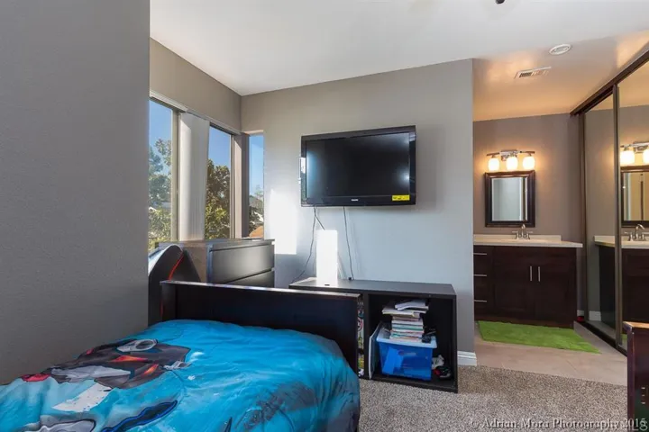 6937 Pembridge Lane, San Diego, California 92139