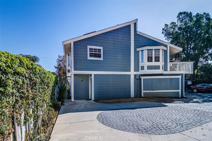 2277 Pacific Avenue A105, Costa Mesa, California 92627
