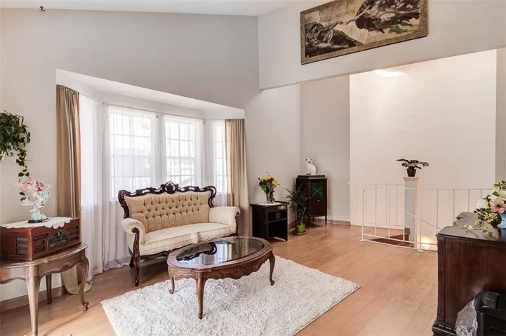 2277 Pacific Avenue A105, Costa Mesa, California 92627