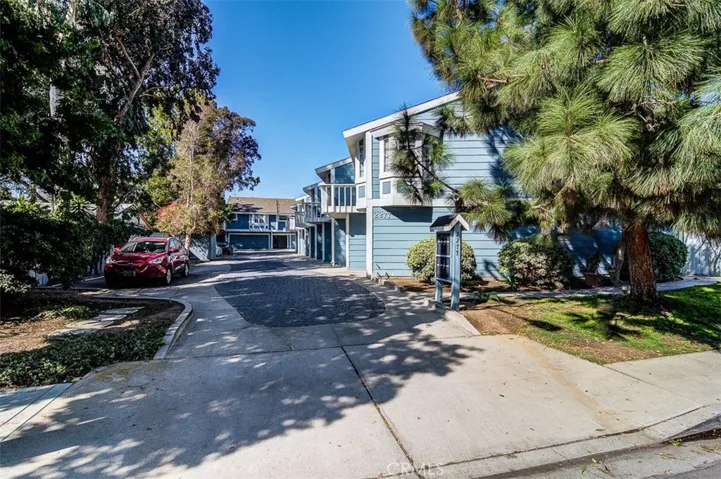 2277 Pacific Avenue A105, Costa Mesa, California 92627