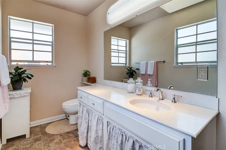 2277 Pacific Avenue A105, Costa Mesa, California 92627
