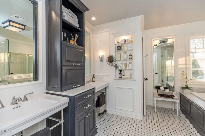 2998 Redondo Ave-79