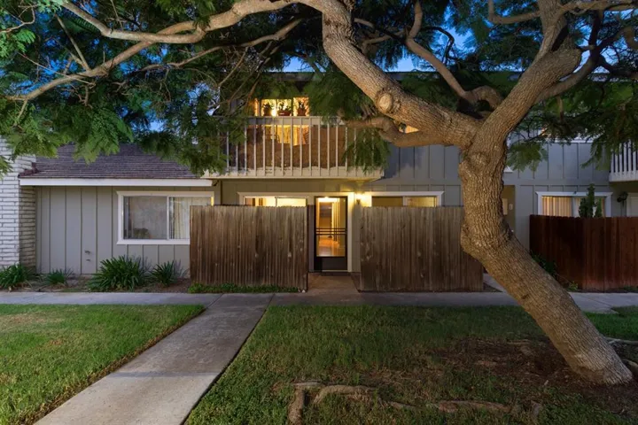 808 Regal Road 2j, Encinitas, California 92024