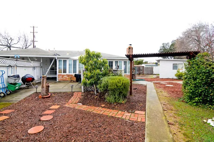 493 E 6th Street, Gilroy, California 95020