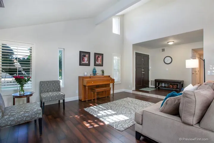511 Village Center, Encinitas, California 92024