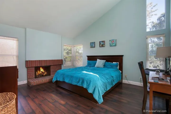 511 Village Center, Encinitas, California 92024