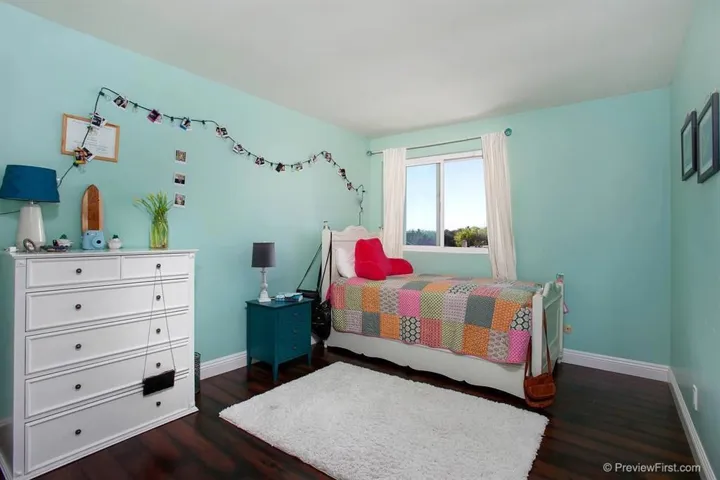 511 Village Center, Encinitas, California 92024