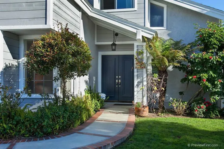511 Village Center, Encinitas, California 92024