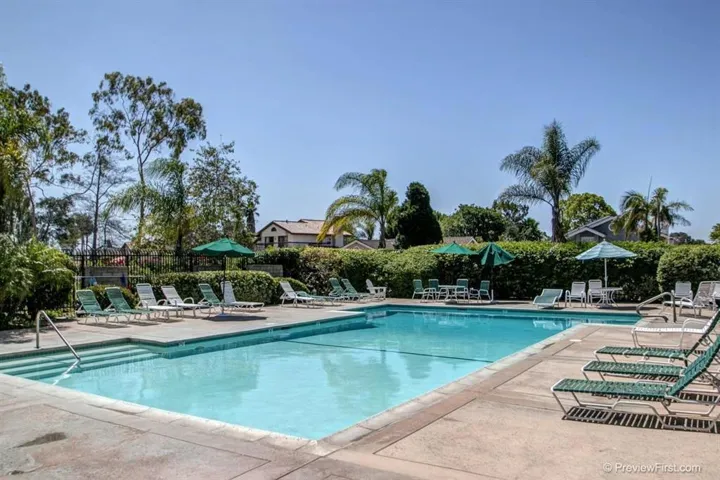 511 Village Center, Encinitas, California 92024
