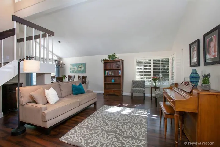 511 Village Center, Encinitas, California 92024